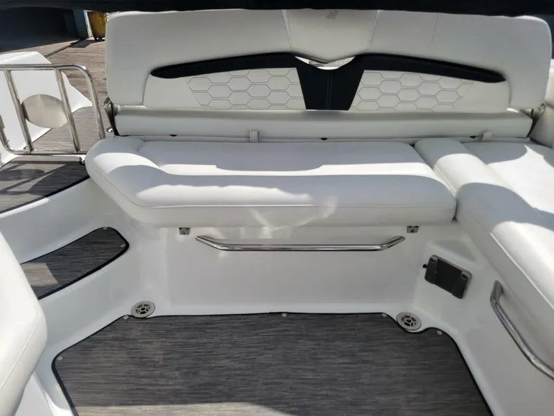 Slide: The Image of Four Winns HD3 2022 - 5680903