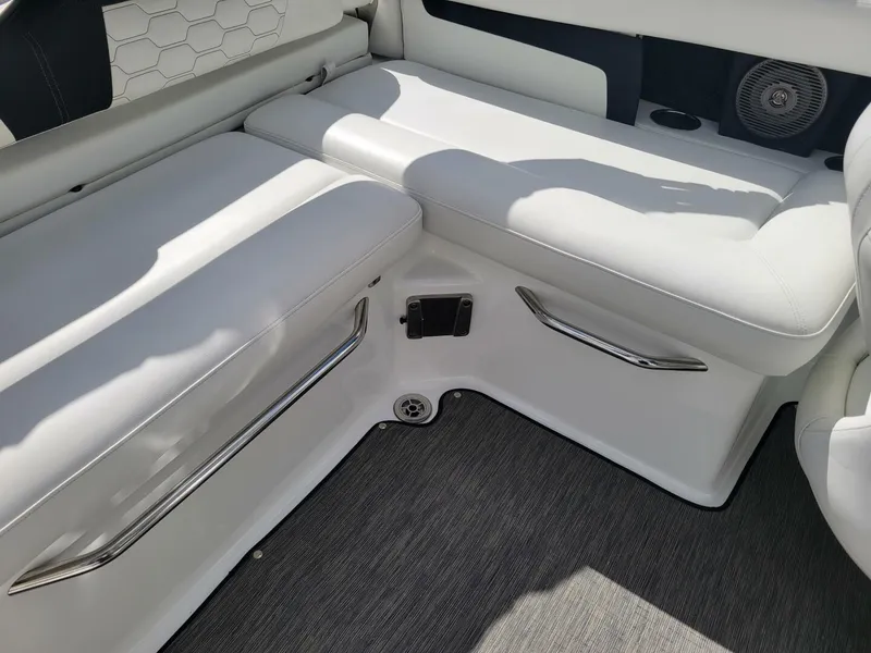 Slide: The Image of Four Winns HD3 2022 - 5680905