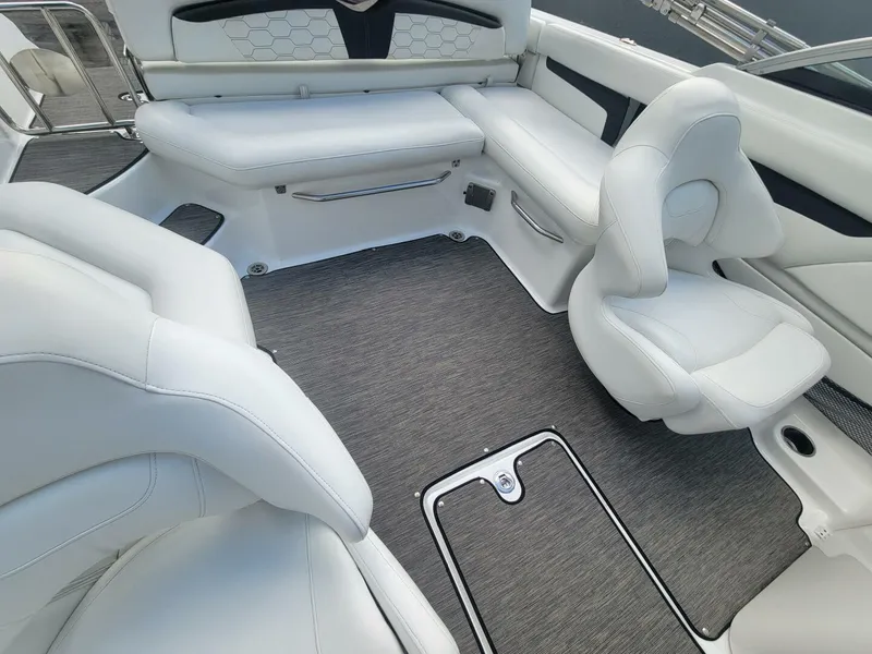 Slide: The Image of Four Winns HD3 2022 - 5680906