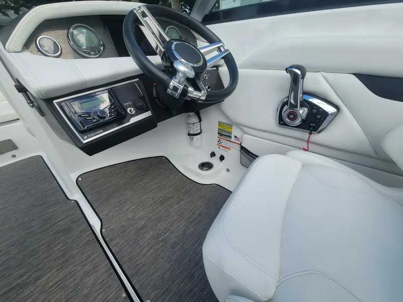 Slide: The Image of Four Winns HD3 2022 - 5680907