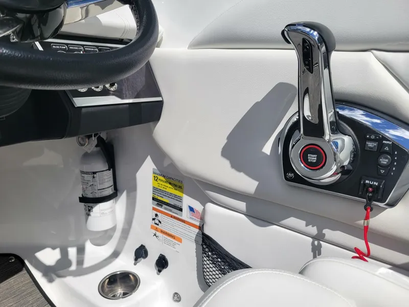 Slide: The Image of Four Winns HD3 2022 - 5680910