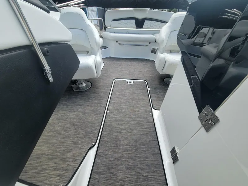 Slide: The Image of Four Winns HD3 2022 - 5680915