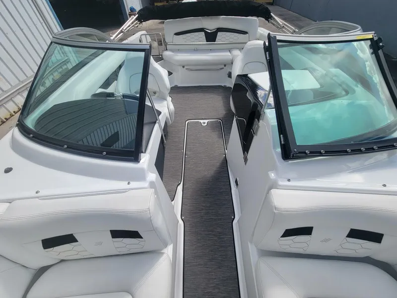 Slide: The Image of Four Winns HD3 2022 - 5680916