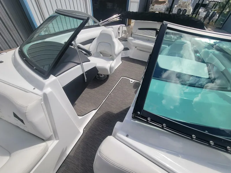 Slide: The Image of Four Winns HD3 2022 - 5680917