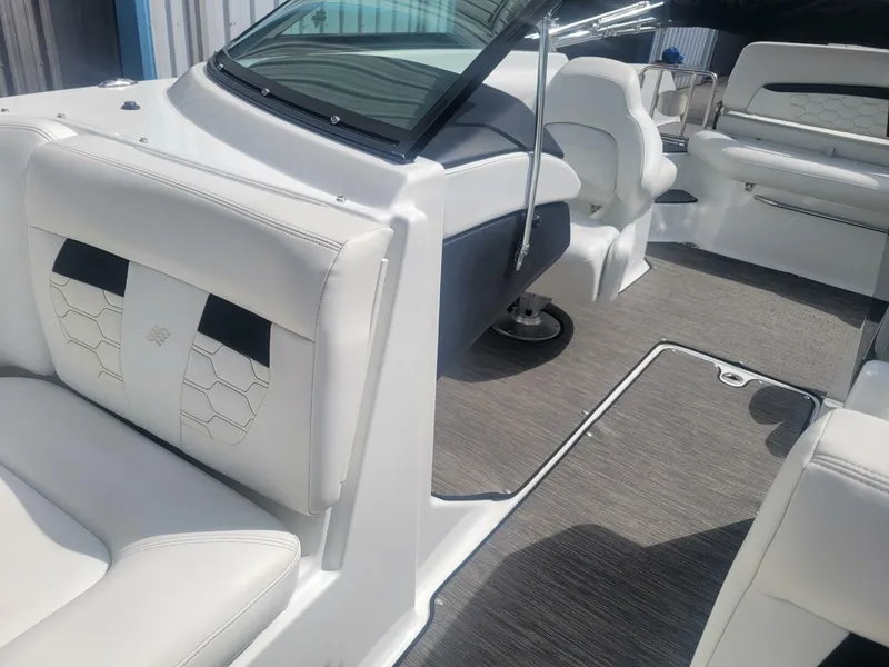 Slide: The Image of Four Winns HD3 2022 - 5680920