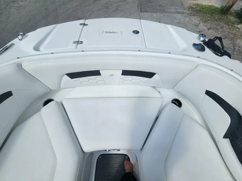 Slide: The Image of Four Winns HD3 2022 - 5680921