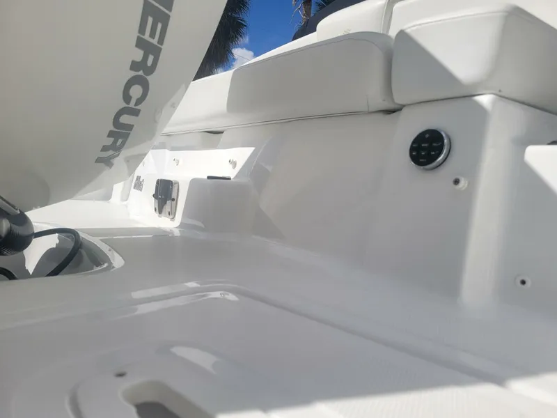 Slide: The Image of Four Winns HD3 2022 - 5680896