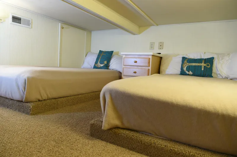 Slide: The Image of Crew Cabin - 4866778