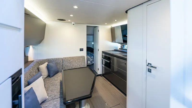 Slide: The Image of Azimut Verve 47 2022 - 4858333