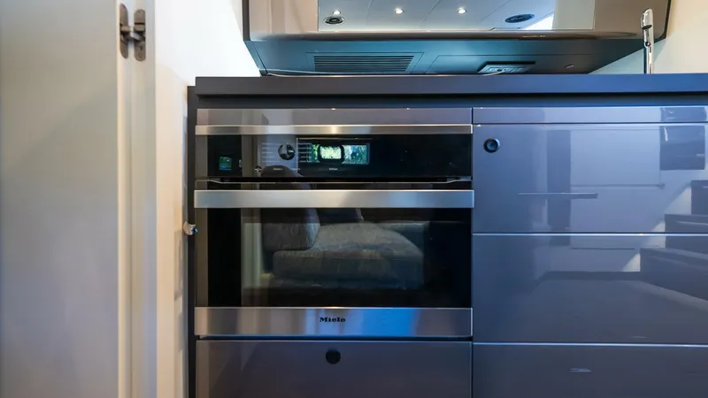 Slide: The Image of Azimut Verve 47 2022 - 4858332