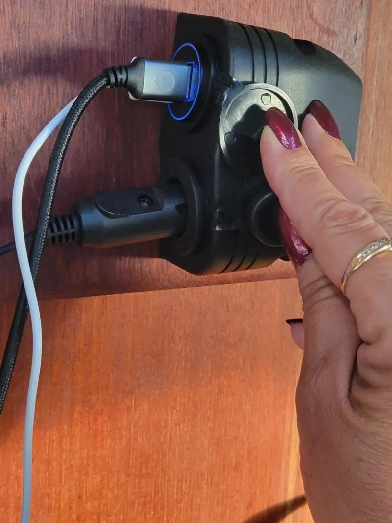 Slide: The Image of Used Sail Catamaran for sale 2006 PERFORMANCE CRUISING Gemini 105Mc - LE REVE - 4859379