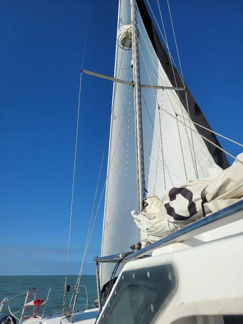 Slide: The Image of Used Sail Catamaran for sale 2006 PERFORMANCE CRUISING Gemini 105Mc - LE REVE - 4859375