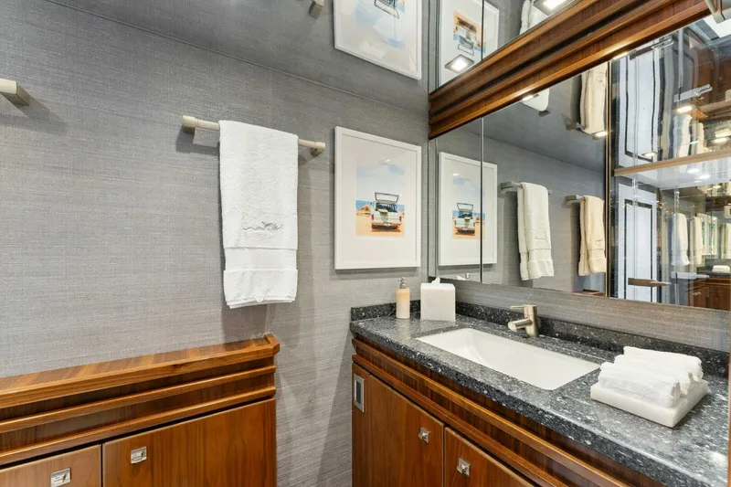 Slide: The Image of 2017 Viking 92 Enclosed Bridge "Aussie Rules" - 4861053