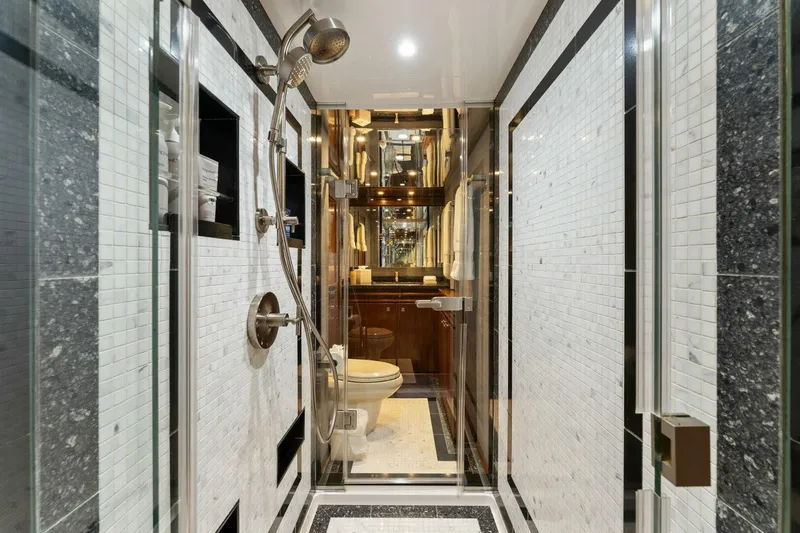 Slide: The Image of 2017 Viking 92 Enclosed Bridge "Aussie Rules" - 4861054