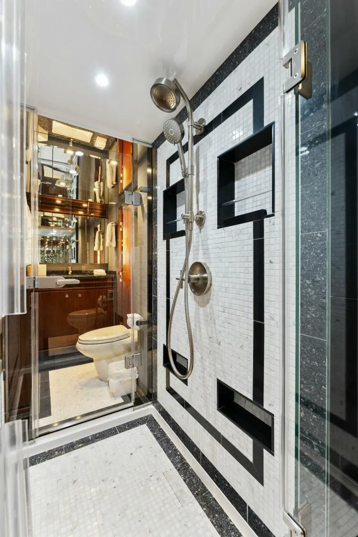 Slide: The Image of 2017 Viking 92 Enclosed Bridge "Aussie Rules" - 4861033