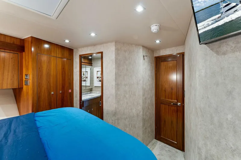 Slide: The Image of 2017 Viking 92 Enclosed Bridge "Aussie Rules" - 4861038