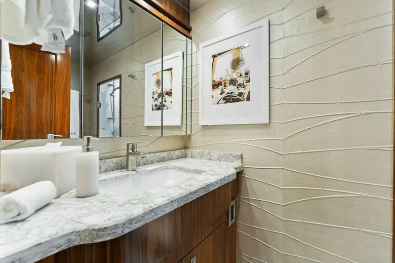 Slide: The Image of 2017 Viking 92 Enclosed Bridge "Aussie Rules" - 4861039