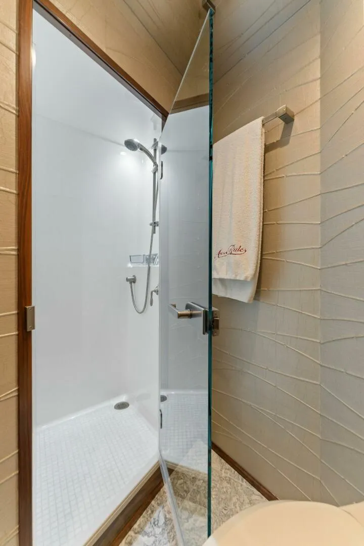 Slide: The Image of 2017 Viking 92 Enclosed Bridge "Aussie Rules" - 4861042