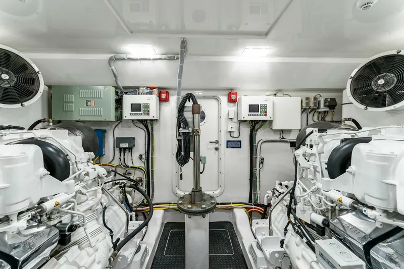 Slide: The Image of 2017 Viking 92 Enclosed Bridge "Aussie Rules" - 4861057