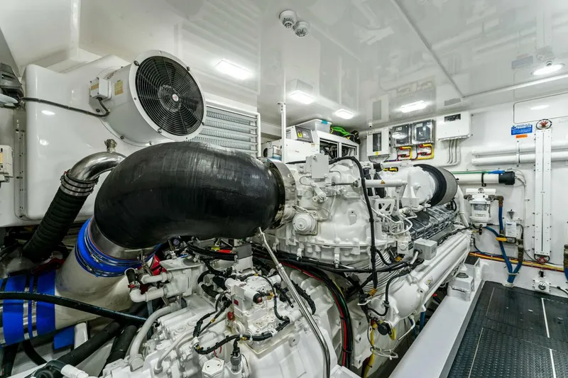 Slide: The Image of 2017 Viking 92 Enclosed Bridge "Aussie Rules" - 4861059