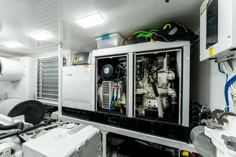 Slide: The Image of 2017 Viking 92 Enclosed Bridge "Aussie Rules" - 4861066