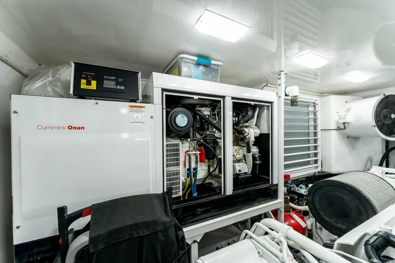 Slide: The Image of 2017 Viking 92 Enclosed Bridge "Aussie Rules" - 4861067