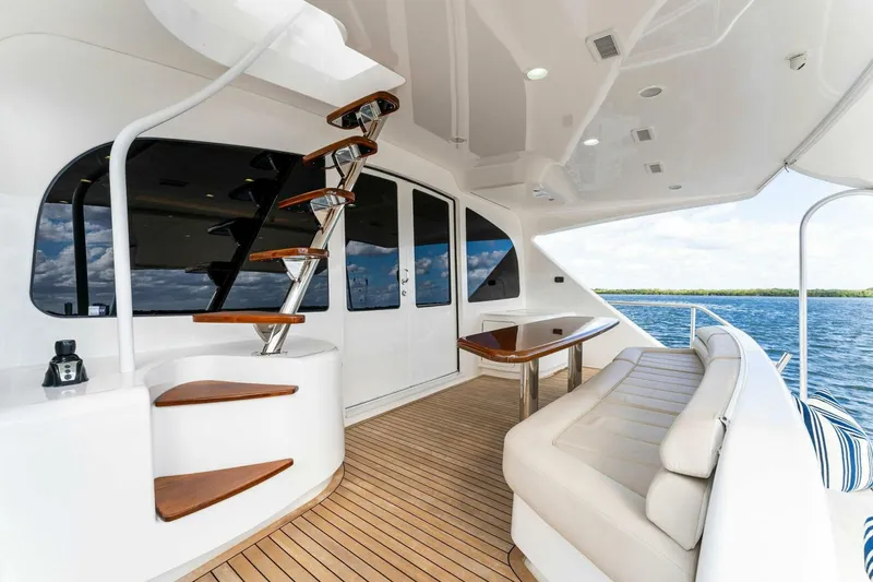 Slide: The Image of 2017 Viking 92 Enclosed Bridge "Aussie Rules" - 4861079