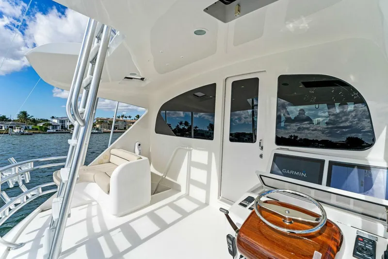 Slide: The Image of 2017 Viking 92 Enclosed Bridge "Aussie Rules" - 4861101