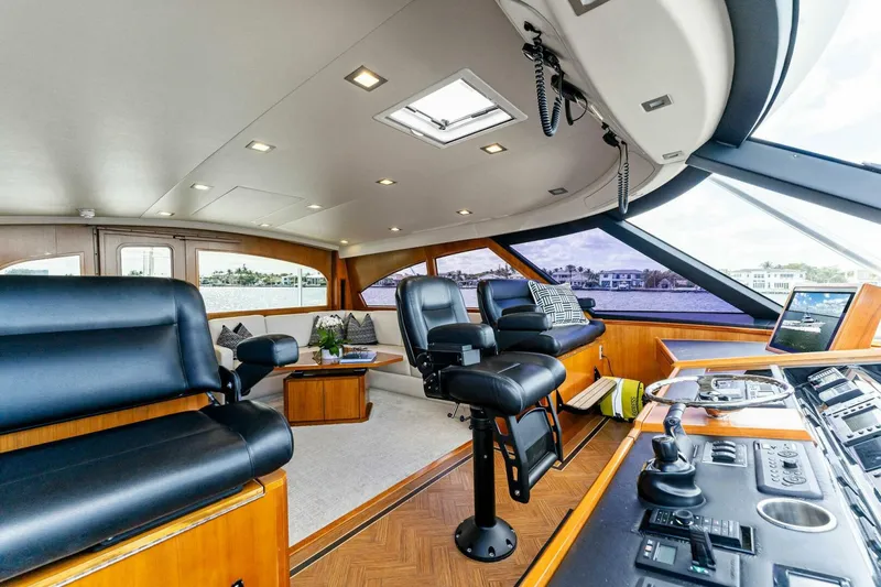 Slide: The Image of 2017 Viking 92 Enclosed Bridge "Aussie Rules" - 4861113