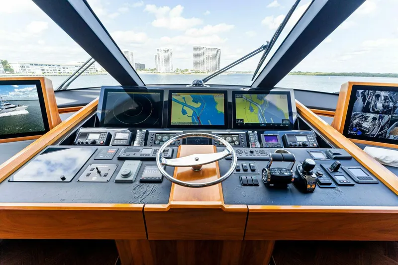 Slide: The Image of 2017 Viking 92 Enclosed Bridge "Aussie Rules" - 4861117