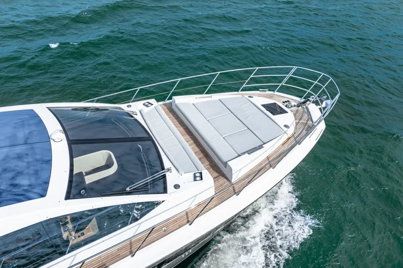 Slide: The Image of Azimut S6 2025 - 4951405