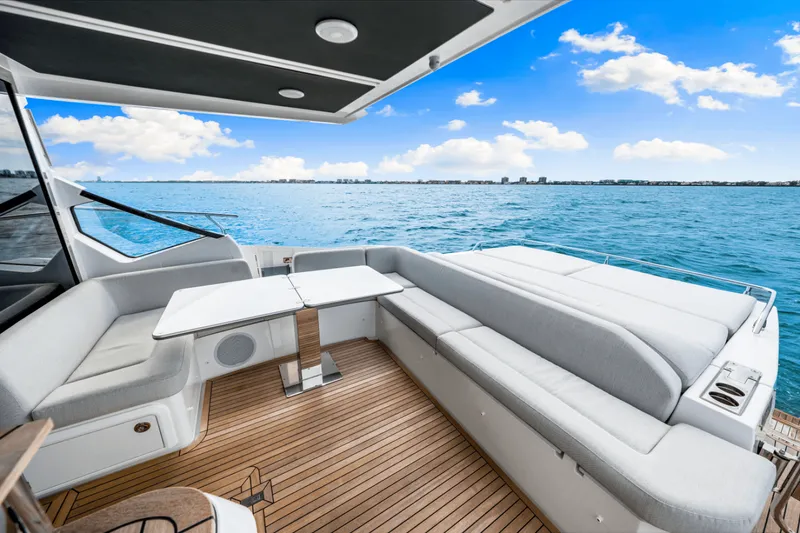 Slide: The Image of Azimut S6 2025 - 4951437