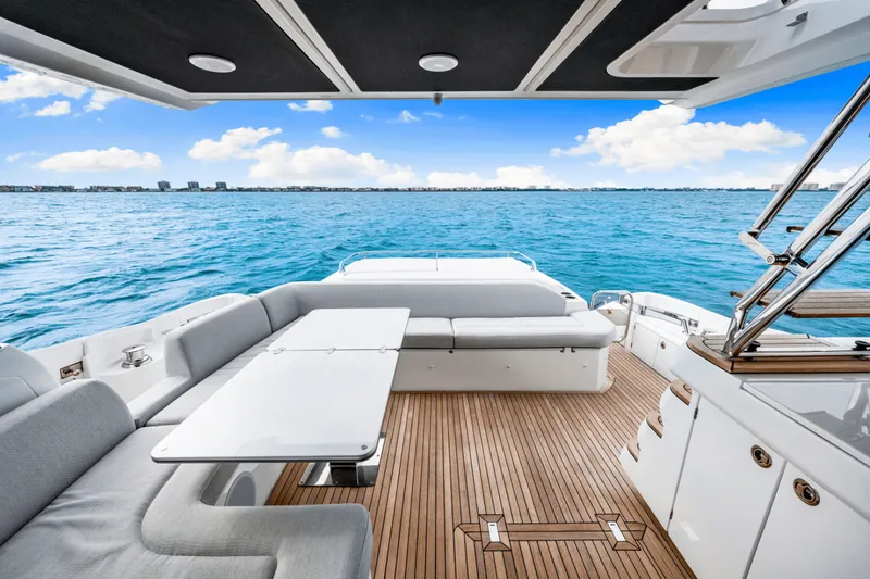 Slide: The Image of Azimut S6 2025 - 4951438