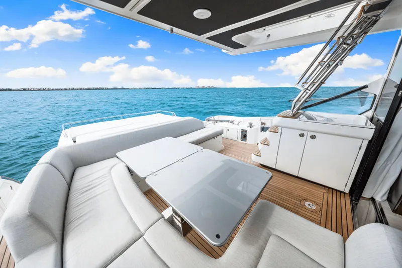 Slide: The Image of Azimut S6 2025 - 4951439