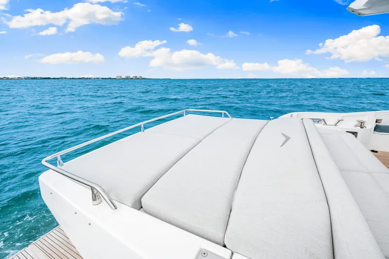 Slide: The Image of Azimut S6 2025 - 4951441