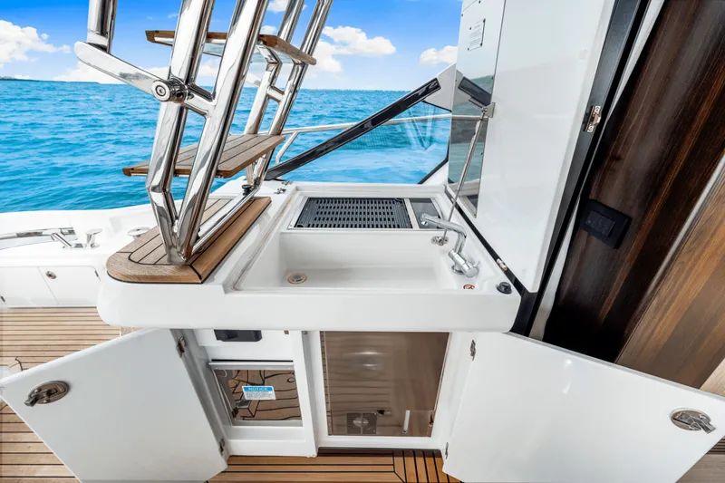 Slide: The Image of Azimut S6 2025 - 4951442