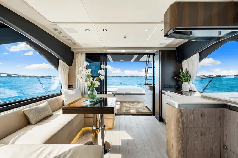 Slide: The Image of Azimut S6 2025 - 4951463