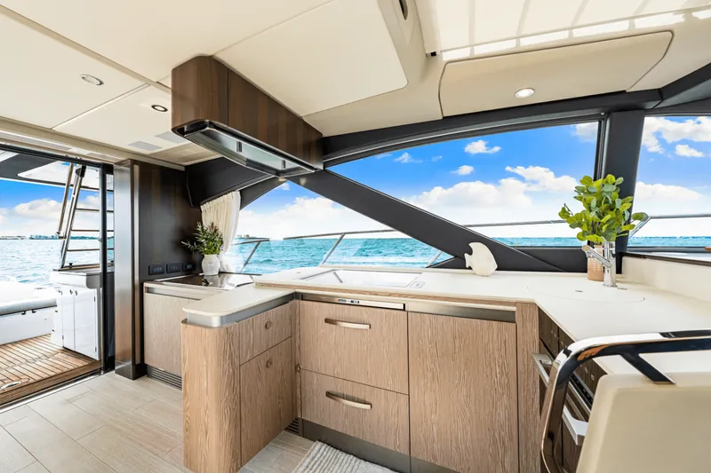 Slide: The Image of Azimut S6 2025 - 4951468