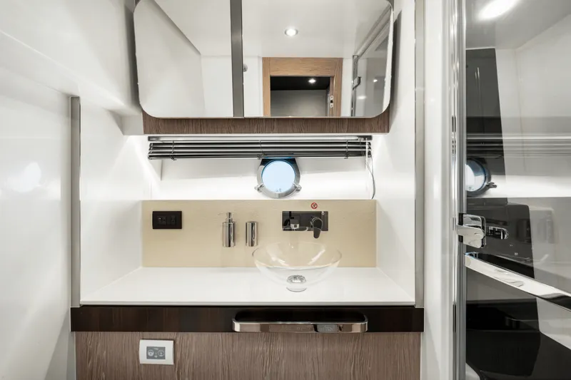 Slide: The Image of Azimut S6 2025 - 4951478