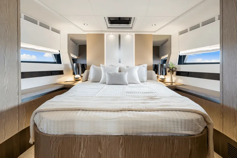 Slide: The Image of Azimut S6 2025 - 4951480