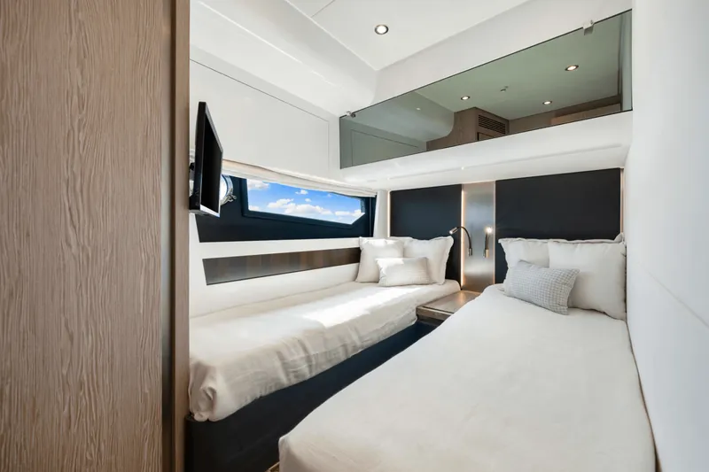 Slide: The Image of Azimut S6 2025 - 4951484