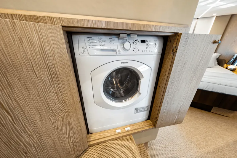 Slide: The Image of Azimut S6 2025 - 4951486