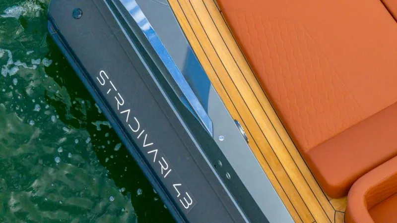 Slide: The Image of 6Stradivari43_web 11 - 4862457