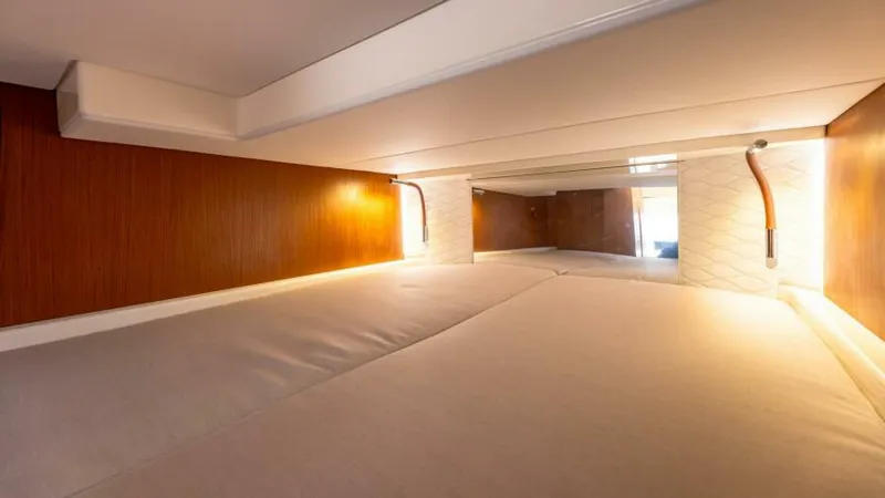 Slide: The Image of 48Stradivari43_web 133 - 4862504