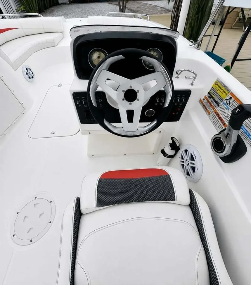 Slide: The Image of Hurricane SunDeck Sport 188-OB 2021 - 7467711
