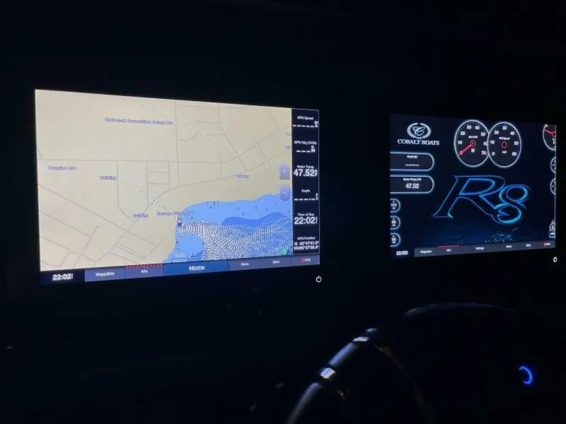 Slide: The Image of Cobalt R8 Surf 2021 - 4864631