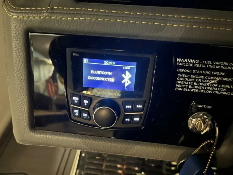 Slide: The Image of Cobalt R8 Surf 2021 - 4864633