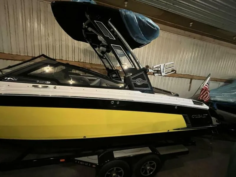 Slide: The Image of Cobalt R8 Surf 2021 - 4864721