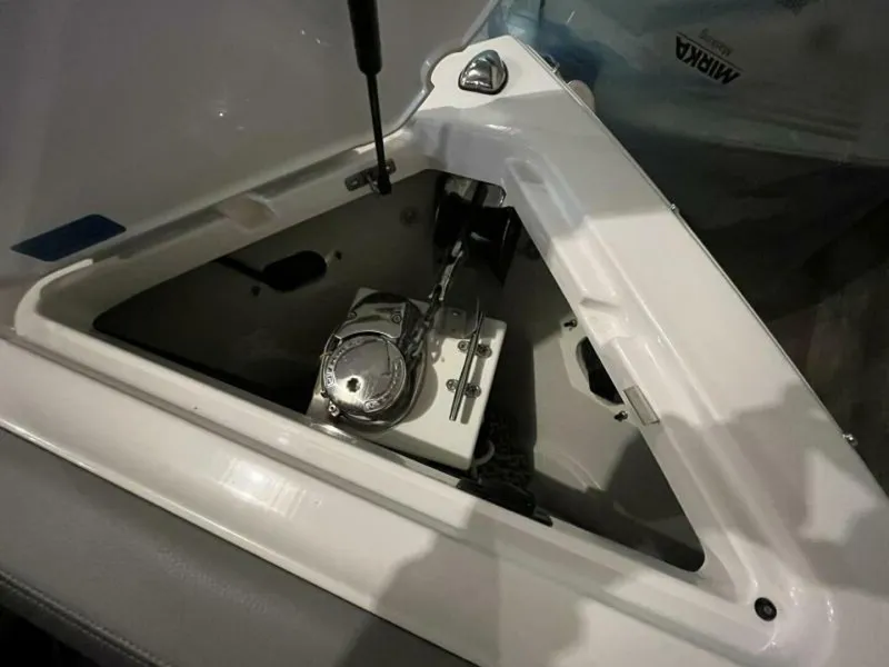 Slide: The Image of Cobalt R8 Surf 2021 - 4864706