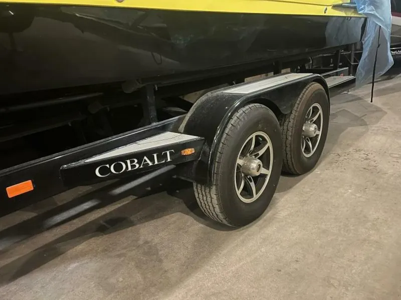 Slide: The Image of Cobalt R8 Surf 2021 - 4864627